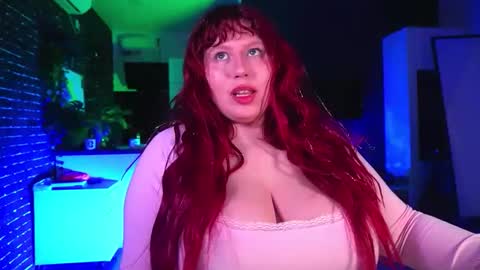 Snapshot of liliya_moon chatting on February 24, 7:01 pm Liliya moon online show from February 24, 7:01 pm