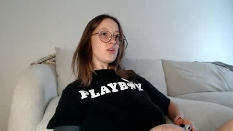 Jay  please help me reach 50 thumbs up online show from November 17, 10:15 pm