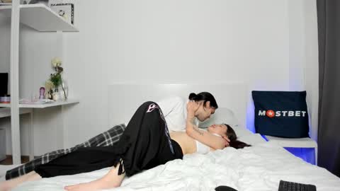 Snapshot of lilkimchii chatting on November 20, 4:23 am LilKimchii online show from November 20, 4:23 am