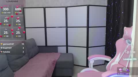 Lillian online show from March 3, 10:17 am