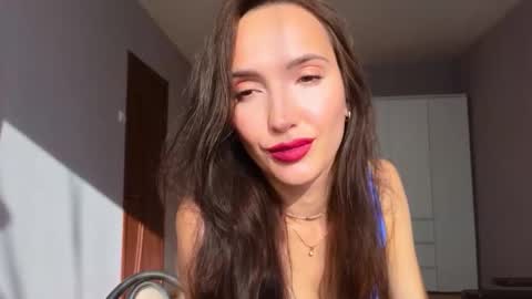 Lillian online show from September 26, 4:27 am