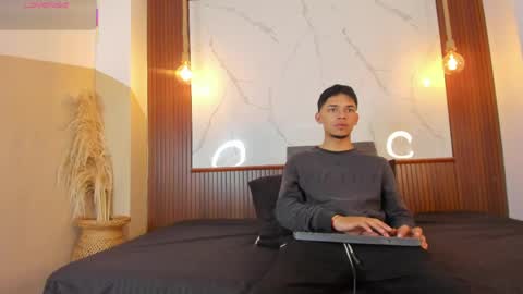 lillian_lee1 online show from May 20, 5:30 pm