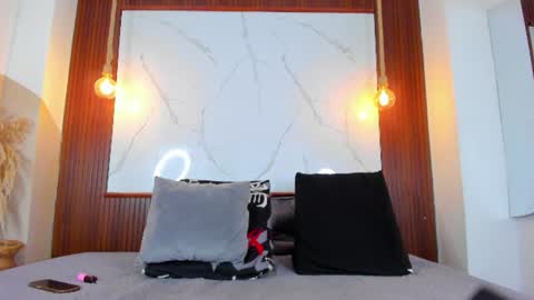 Snapshot of lillian_lee1 chatting on June 25, 5:50 pm lillian_lee1 online show from June 25, 5:50 pm