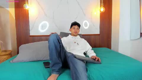 Snapshot of lillian_lee1 chatting on July 7, 7:07 pm lillian_lee1 online show from July 7, 7:07 pm
