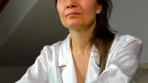 Snapshot of lillian_white1 chatting on February 1, 1:30 pm lillian_white1 online show from February 1, 1:30 pm