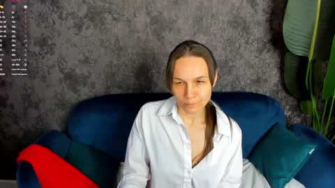Snapshot of lillian_white1 chatting on February 24, 10:04 am lillian_white1 online show from February 24, 10:04 am