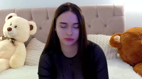 Snapshot of lilliana_moon chatting on October 18, 7:20 am lilliana_moon online show from October 18, 7:20 am