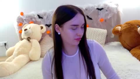 Snapshot of lilliana_moon chatting on November 7, 10:15 am lilliana_moon online show from November 7, 10:15 am