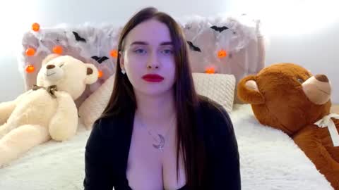 Snapshot of lilliana_moon chatting on November 11, 10:26 am lilliana_moon online show from November 11, 10:26 am