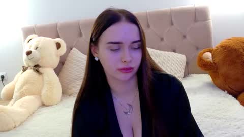 Snapshot of lilliana_moon chatting on November 14, 10:36 am lilliana_moon online show from November 14, 10:36 am