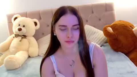Snapshot of lilliana_moon chatting on November 28, 9:45 am lilliana_moon online show from November 28, 9:45 am