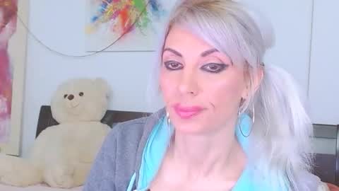 Lara online show from March 9, 9:41 pm