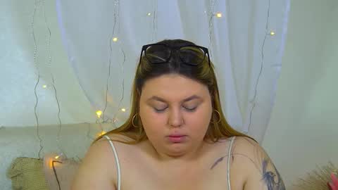 LillianHaig online show from March 18, 6:55 pm