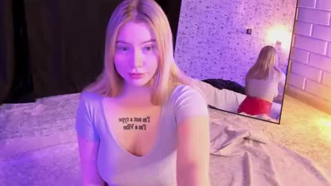 Snapshot of lillie_berry chatting on November 14, 4:55 am lillie_berry online show from November 14, 4:55 am