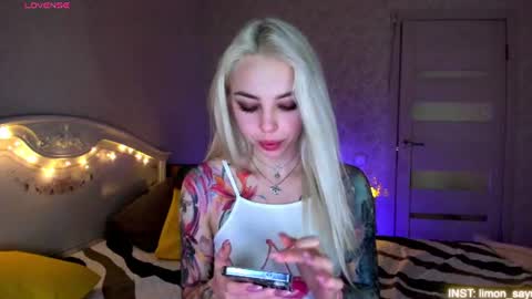 LilliMoore online show from June 20, 11:07 pm