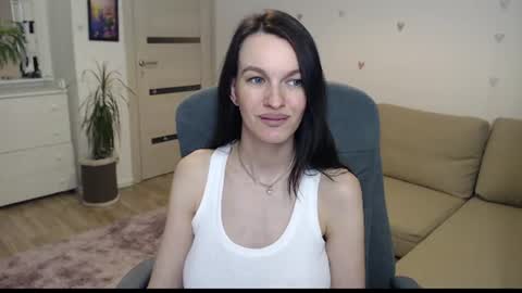 Snapshot of lilliyves chatting on July 8, 8:35 pm lilliyves online show from July 8, 8:35 pm