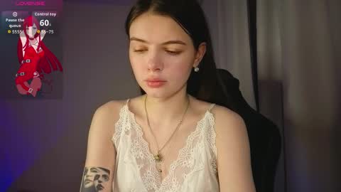 Snapshot of lillly_meow_ chatting on April 5, 7:33 pm Lilia online show from April 5, 7:33 pm