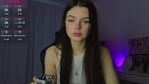 Snapshot of lillly_meow_ chatting on May 18, 4:24 pm Lilia online show from May 18, 4:24 pm