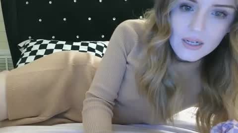 Snapshot of lilly_adams88 chatting on May 3, 3:12 am lilly_adams88 online show from May 3, 3:12 am