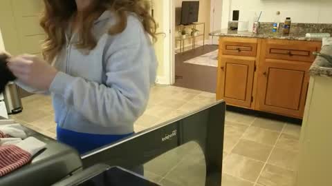 Snapshot of lilly_adams88 chatting on May 12, 11:13 pm lilly_adams88 online show from May 12, 11:13 pm