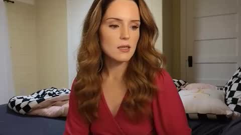 Snapshot of lilly_adams88 chatting on May 18, 1:35 am lilly_adams88 online show from May 18, 1:35 am