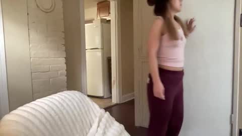 Snapshot of lilly_adams88 chatting on May 28, 9:01 pm lilly_adams88 online show from May 28, 9:01 pm