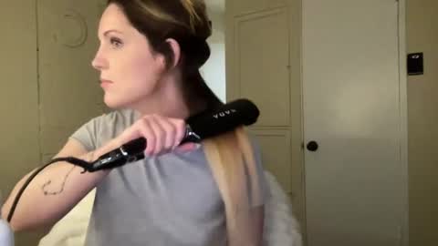 Snapshot of lilly_adams88 chatting on June 11, 2:44 am lilly_adams88 online show from June 11, 2:44 am