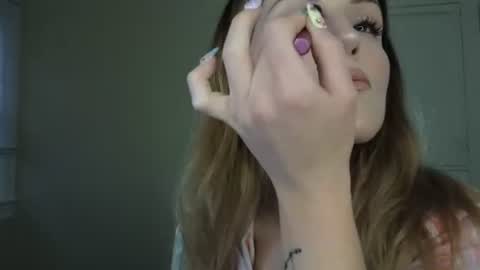 Snapshot of lilly_adams88 chatting on June 14, 1:03 am lilly_adams88 online show from June 14, 1:03 am