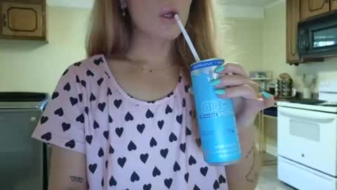Snapshot of lilly_adams88 chatting on July 14, 10:15 pm lilly_adams88 online show from July 14, 10:15 pm