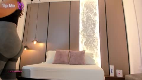 L I L L Y online show from January 14, 12:11 pm