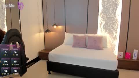 L I L L Y online show from February 14, 12:24 pm