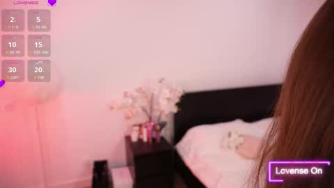 Lilly Colins online show from September 25, 5:49 pm