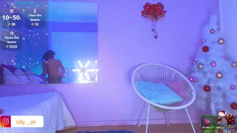 Snapshot of lilly_dollss chatting on January 4, 1:42 pm Sofia online show from January 4, 1:42 pm