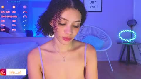 Snapshot of lilly_dollss chatting on March 8, 5:11 pm Sofia online show from March 8, 5:11 pm