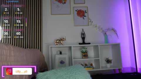 Snapshot of lilly_dollss chatting on September 19, 1:12 pm Sofia online show from September 19, 1:12 pm