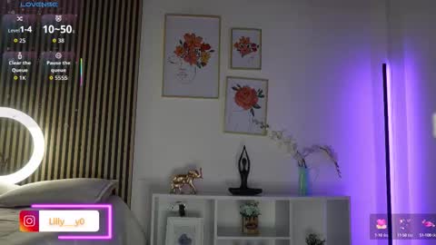 Snapshot of lilly_dollss chatting on September 27, 12:10 pm Sofia online show from September 27, 12:10 pm