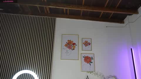 Snapshot of lilly_dollss chatting on October 19, 1:01 pm Sofia online show from October 19, 1:01 pm