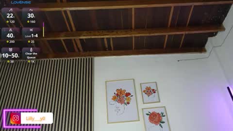 Snapshot of lilly_dollss chatting on October 22, 12:49 pm Sofia online show from October 22, 12:49 pm