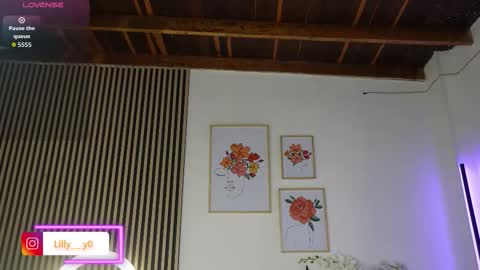 Snapshot of lilly_dollss chatting on November 16, 12:44 pm Sofia online show from November 16, 12:44 pm