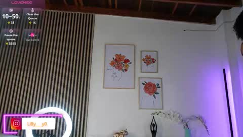 Snapshot of lilly_dollss chatting on December 16, 12:43 pm Sofia online show from December 16, 12:43 pm