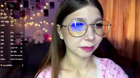 Snapshot of lilly_lilithh chatting on June 22, 3:08 am Lilith online show from June 22, 3:08 am