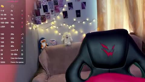 Snapshot of lilly_lilithh chatting on July 13, 3:09 am Lilith online show from July 13, 3:09 am