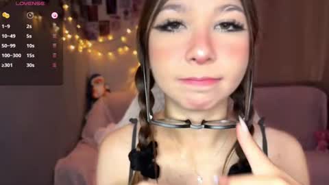 Snapshot of lilly_lilithh chatting on August 2, 4:11 am Lilith online show from August 2, 4:11 am