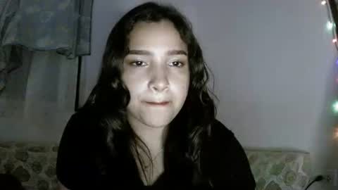 Snapshot of lilly_ocean22 chatting on December 14, 7:03 am Sey - Lilly online show from December 14, 7:03 am