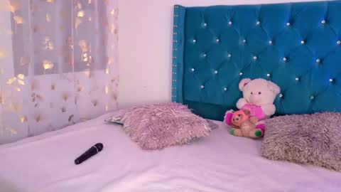 Lilly Peach online show from May 7, 4:07 am