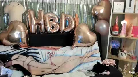 Snapshot of lilly_sweet02 chatting on December 17, 12:05 am lilly_sweet02 online show from December 17, 12:05 am