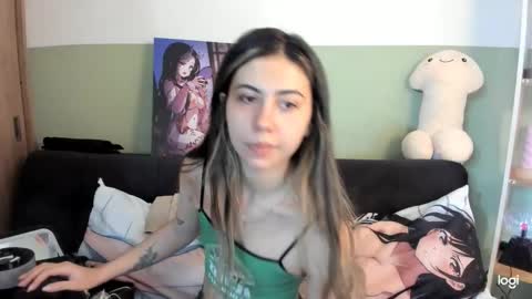 Snapshot of lilly_sweet02 chatting on January 18, 9:51 pm lilly_sweet02 online show from January 18, 9:51 pm