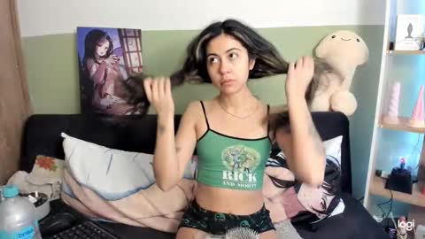 Snapshot of lilly_sweet02 chatting on February 1, 10:08 pm lilly_sweet02 online show from February 1, 10:08 pm