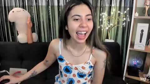 Snapshot of lilly_sweet02 chatting on February 22, 12:23 am lilly_sweet02 online show from February 22, 12:23 am