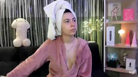Snapshot of lilly_sweet02 chatting on March 31, 12:34 am lilly_sweet02 online show from March 31, 12:34 am
